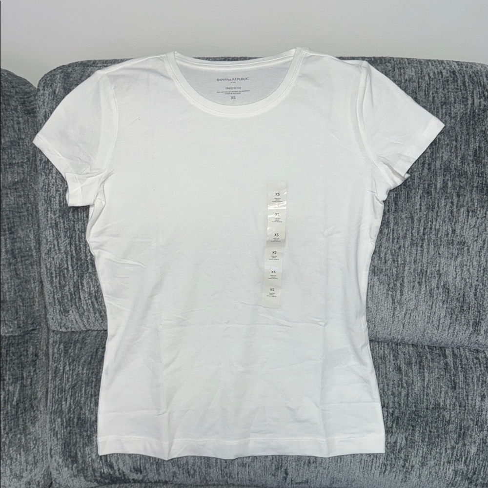 BANANA REPUBLIC TIMELESS TEE